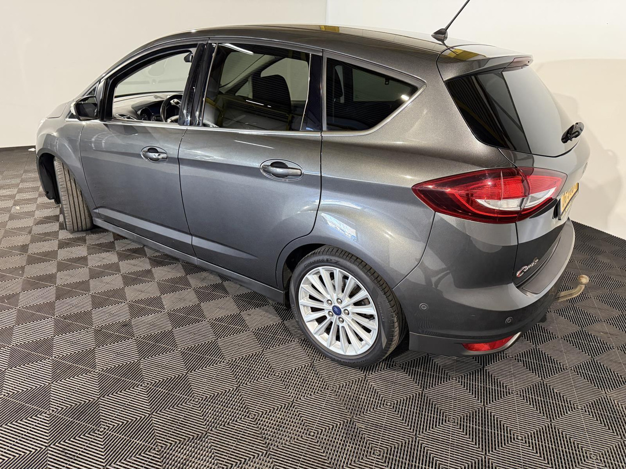 Ford C-Max 1.0 Titanium ZG-548-F 186.382 km - Personenwagen: afbeelding 3 Ford C-Max 1.0 Titanium ZG-548-F 186.382 km - Personenwagen: afbeelding 3