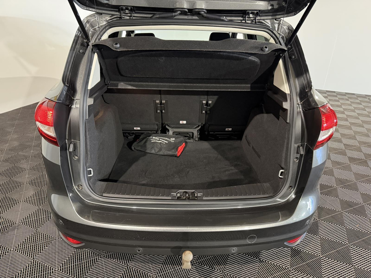 Ford C-Max 1.0 Titanium ZG-548-F 186.382 km - Personenwagen: afbeelding 5 Ford C-Max 1.0 Titanium ZG-548-F 186.382 km - Personenwagen: afbeelding 5