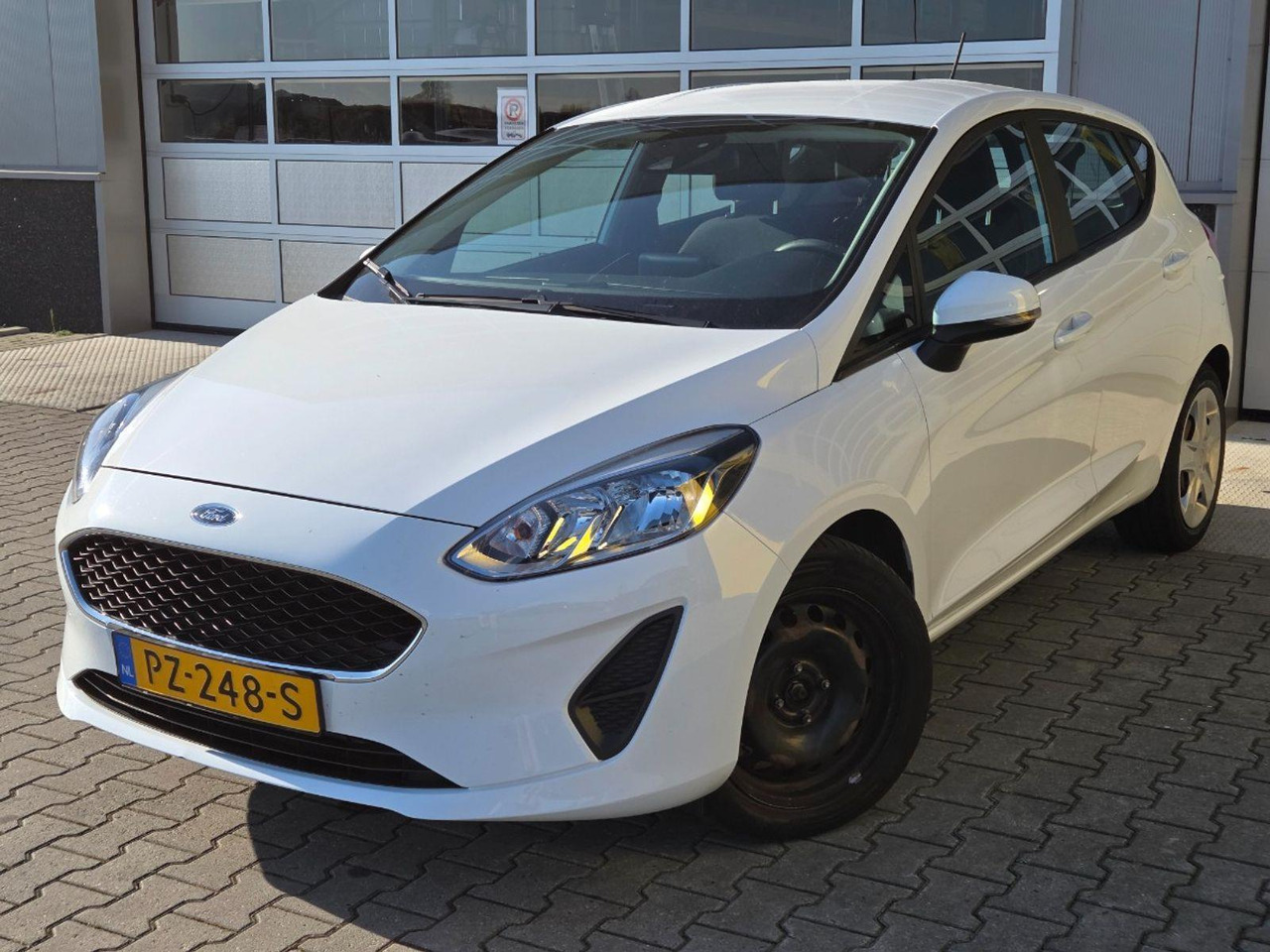 Ford Fiesta 1.1 Trend | 2017 | 145.164 km | PZ248S | NAP: Logisch - Hatchback: afbeelding 1 Ford Fiesta 1.1 Trend | 2017 | 145.164 km | PZ248S | NAP: Logisch - Hatchback: afbeelding 1