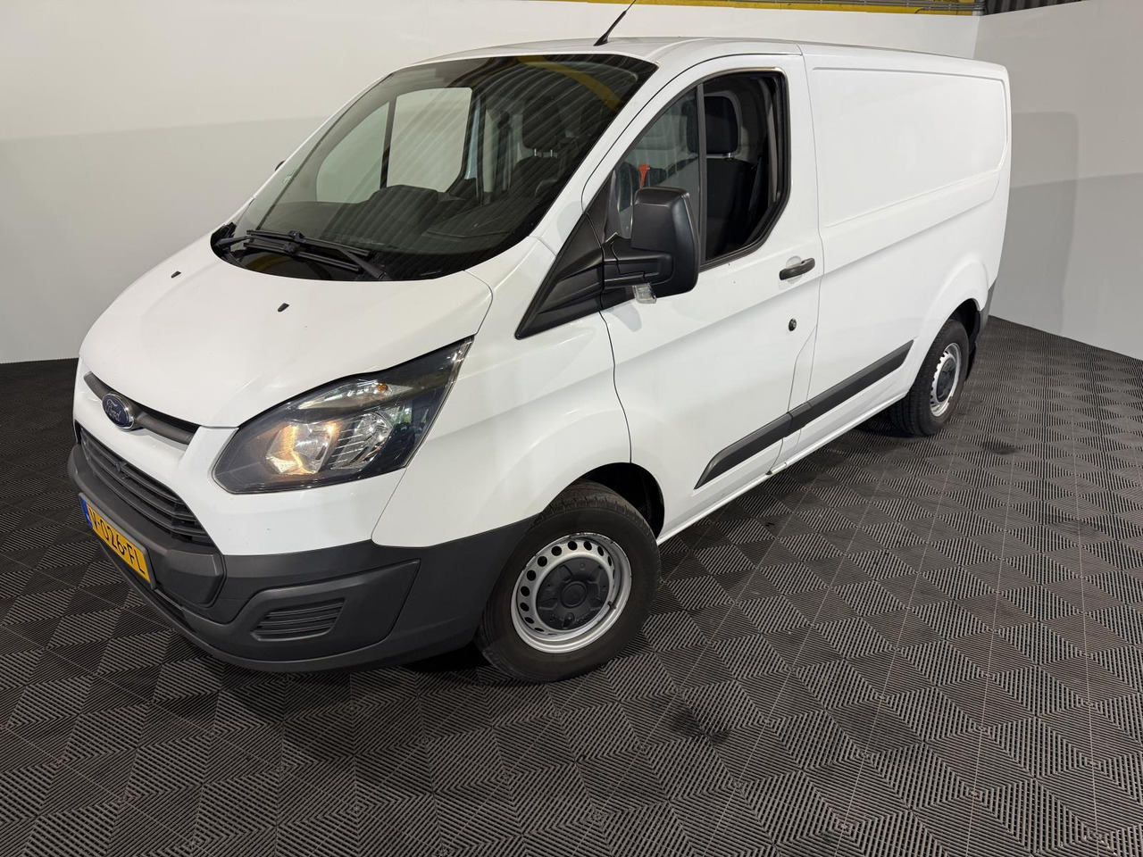 Gesloten bestelwagen Ford Transit Custom 270 2.0 TDCI L1H1 2017 258.356 km V-026-FL: afbeelding 1