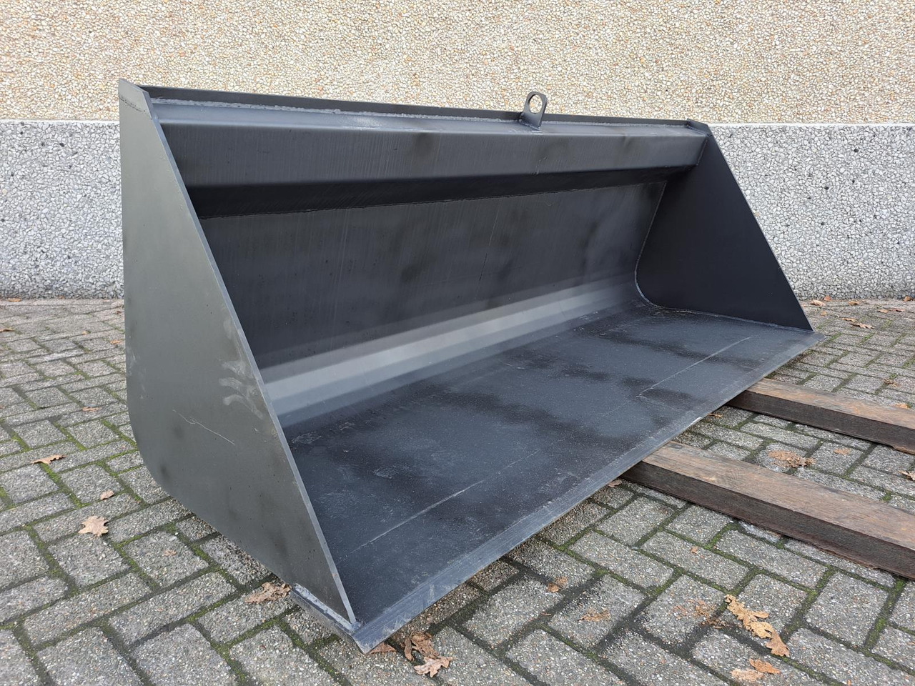 Grondbak t.b.v. Verreiker – Nieuw, Breedte 240 cm (1) - Voorladerbak: afbeelding 1 Grondbak t.b.v. Verreiker – Nieuw, Breedte 240 cm (1) - Voorladerbak: afbeelding 1