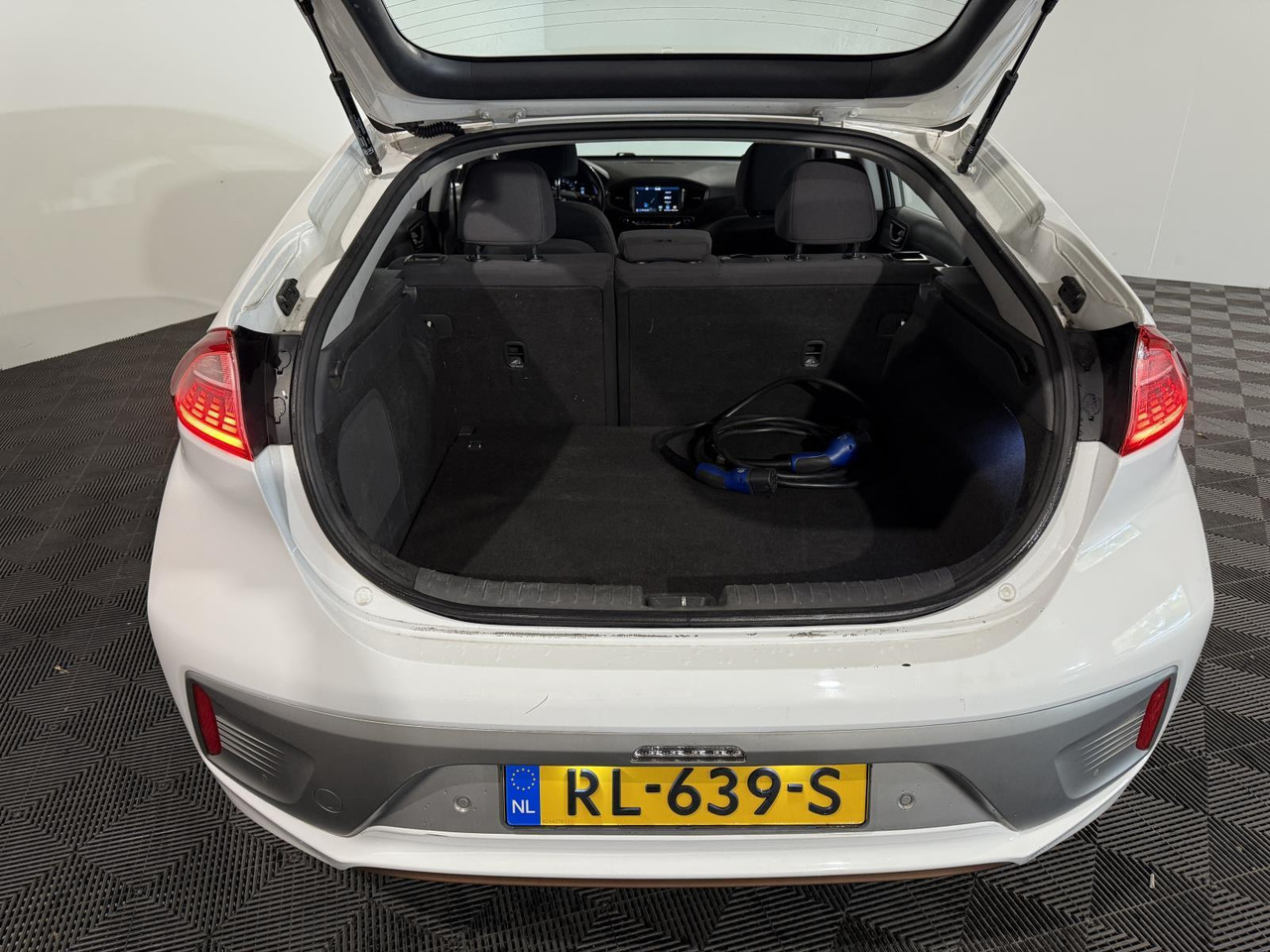 Kia | Stonic | 1.0 T-GDi DynamicLine | 2018 | 230.603 km | RL369S | Logisch - SUV: afbeelding 3 Kia | Stonic | 1.0 T-GDi DynamicLine | 2018 | 230.603 km | RL369S | Logisch - SUV: afbeelding 3