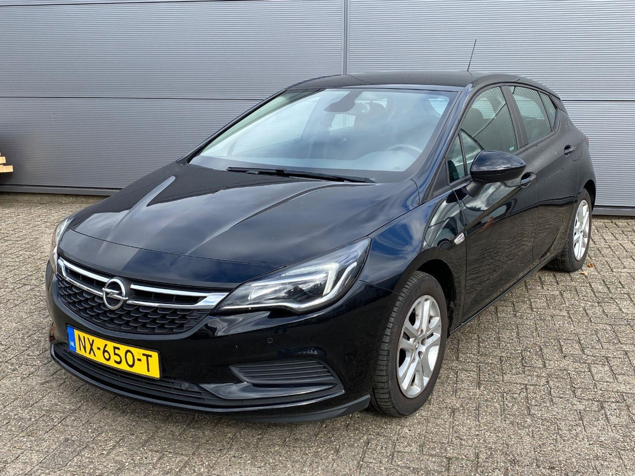 Opel Astra 1.0 Online Edition | 2017 | 112.576 km | NX650T | NAP: Logisch - Hatchback: afbeelding 1 Opel Astra 1.0 Online Edition | 2017 | 112.576 km | NX650T | NAP: Logisch - Hatchback: afbeelding 1