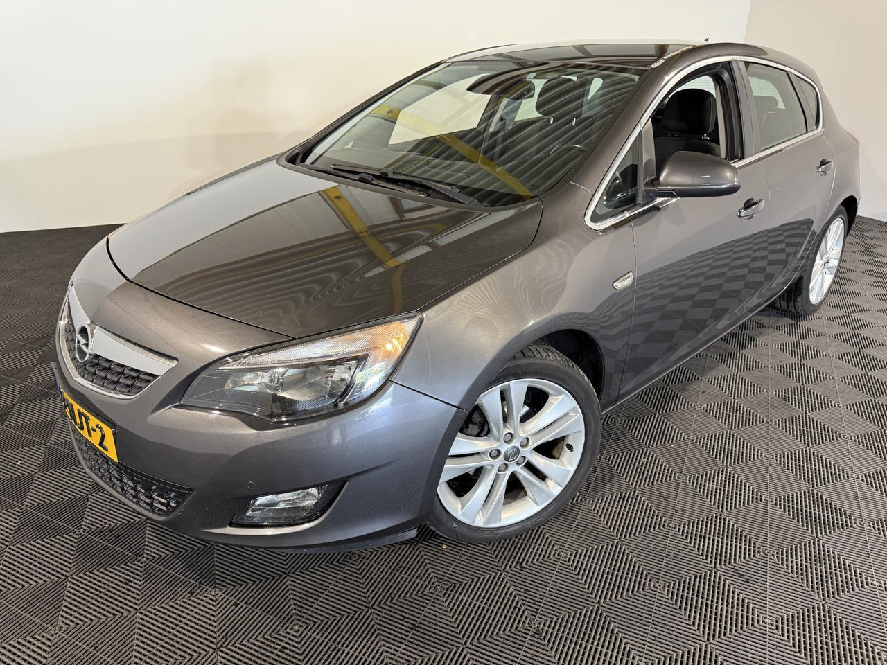 Opel | Astra | 1.4 Turbo Sport | 2010 | 192.375 km | 39NJT2 | Logisch - Hatchback: afbeelding 1 Opel | Astra | 1.4 Turbo Sport | 2010 | 192.375 km | 39NJT2 | Logisch - Hatchback: afbeelding 1