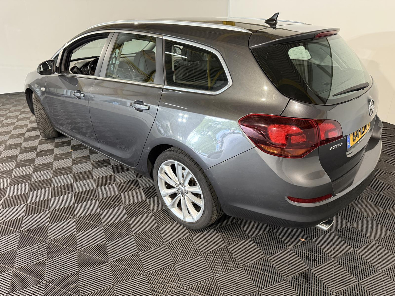 Opel Astra Sports Tourer 1.4 Turbo Cosmo 64-RJV-4 - Personenwagen: afbeelding 3 Opel Astra Sports Tourer 1.4 Turbo Cosmo 64-RJV-4 - Personenwagen: afbeelding 3