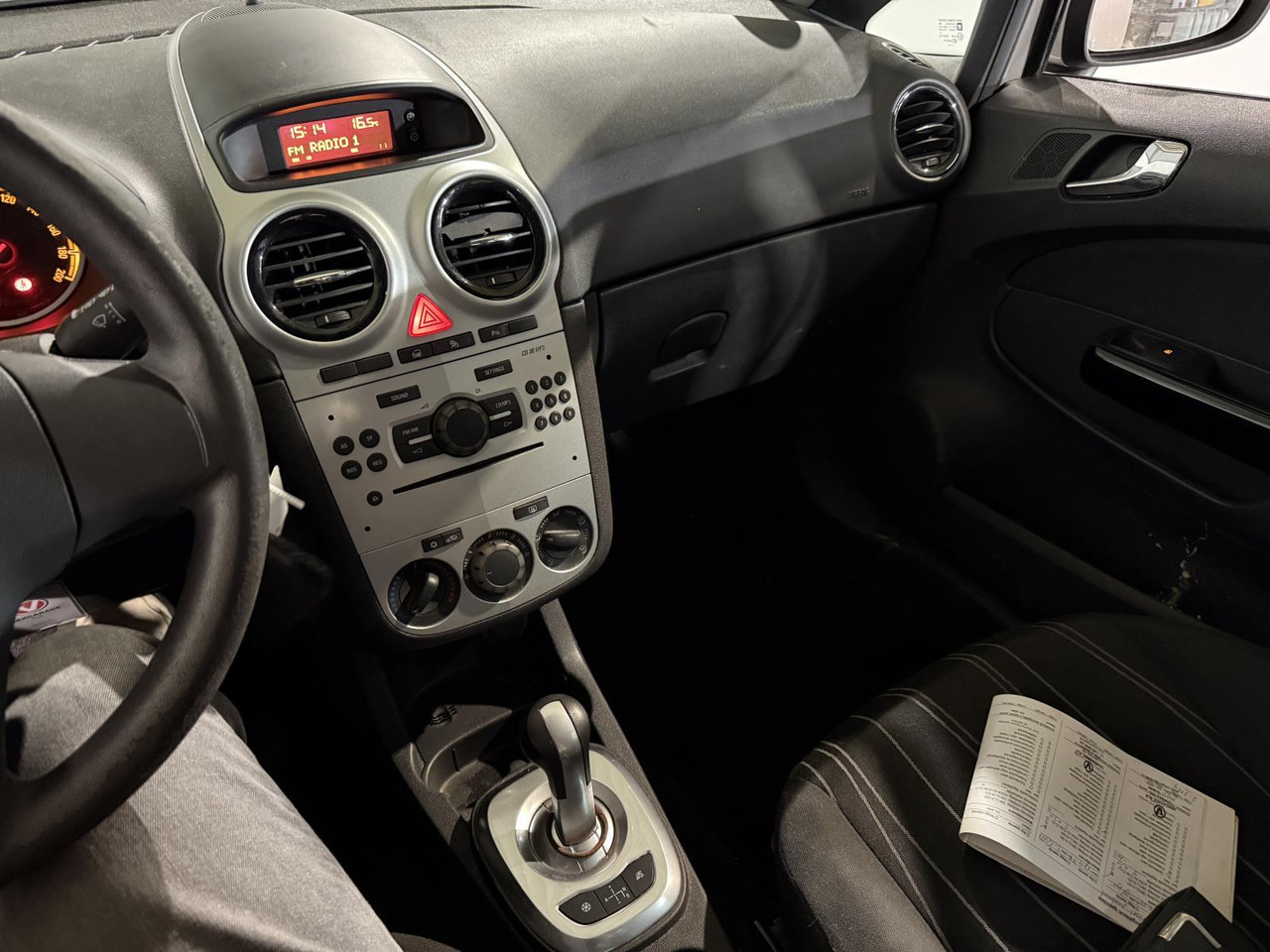 Opel | Corsa | 1.2-16V Cosmo Automaat | 2009 | 245.713 km | 45TJL8 | Geen oordeel - Hatchback: afbeelding 5 Opel | Corsa | 1.2-16V Cosmo Automaat | 2009 | 245.713 km | 45TJL8 | Geen oordeel - Hatchback: afbeelding 5