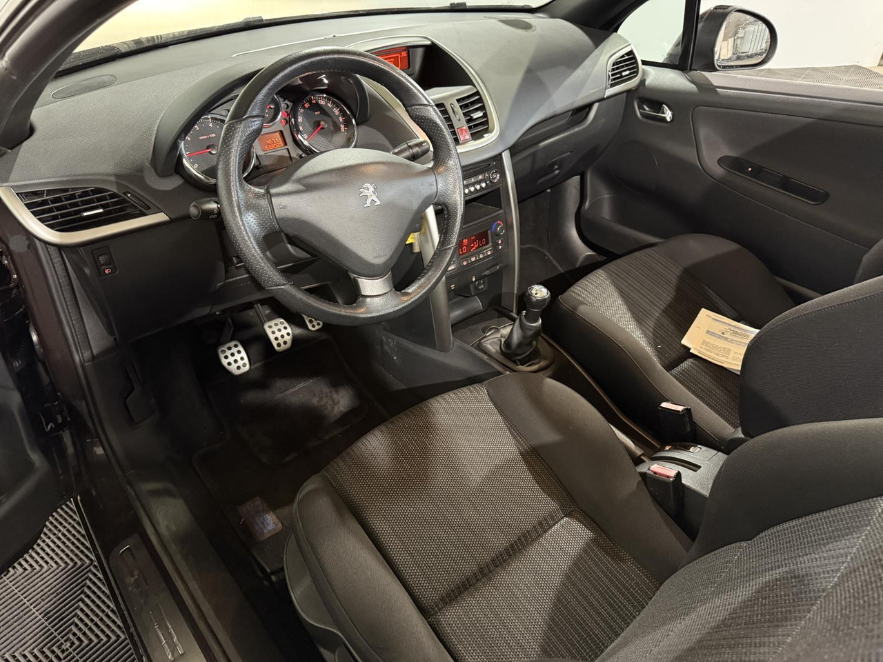 Peugeot 207 CC 1.6 VTI | 2012 | 168.808 km | H-824-FL - Personenwagen: afbeelding 3 Peugeot 207 CC 1.6 VTI | 2012 | 168.808 km | H-824-FL - Personenwagen: afbeelding 3