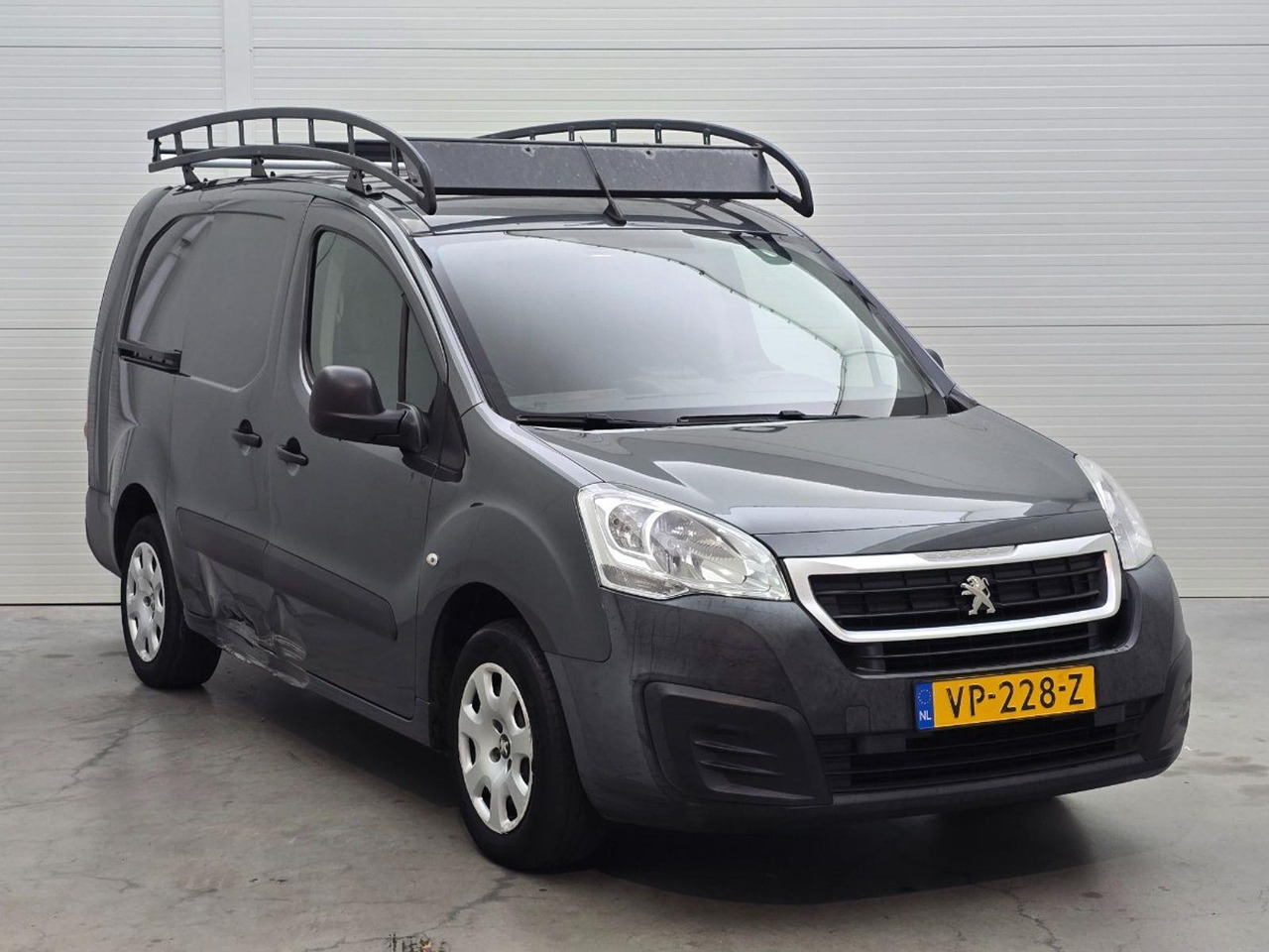 Peugeot Partner 122 1.6 HDi 90 L2 Première | 2015 | 169.353 km | VP228Z | NAP: Logisch - Kleine bestelwagen: afbeelding 2 Peugeot Partner 122 1.6 HDi 90 L2 Première | 2015 | 169.353 km | VP228Z | NAP: Logisch - Kleine bestelwagen: afbeelding 2