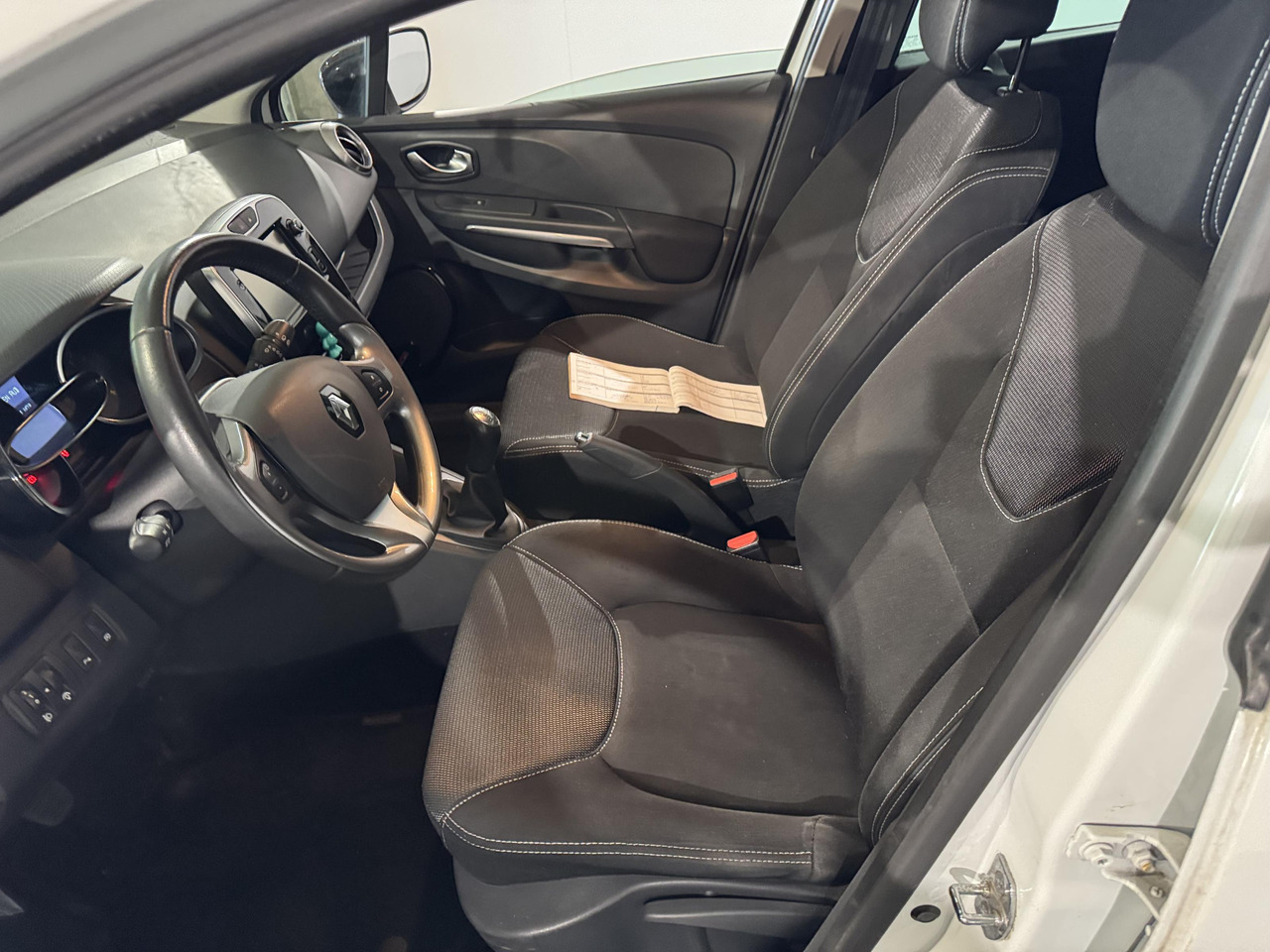 Renault Clio 0.9 TCe ECO Night&Day | 2015 | 170.065 km | HD-254 T - Hatchback: afbeelding 3 Renault Clio 0.9 TCe ECO Night&Day | 2015 | 170.065 km | HD-254 T - Hatchback: afbeelding 3