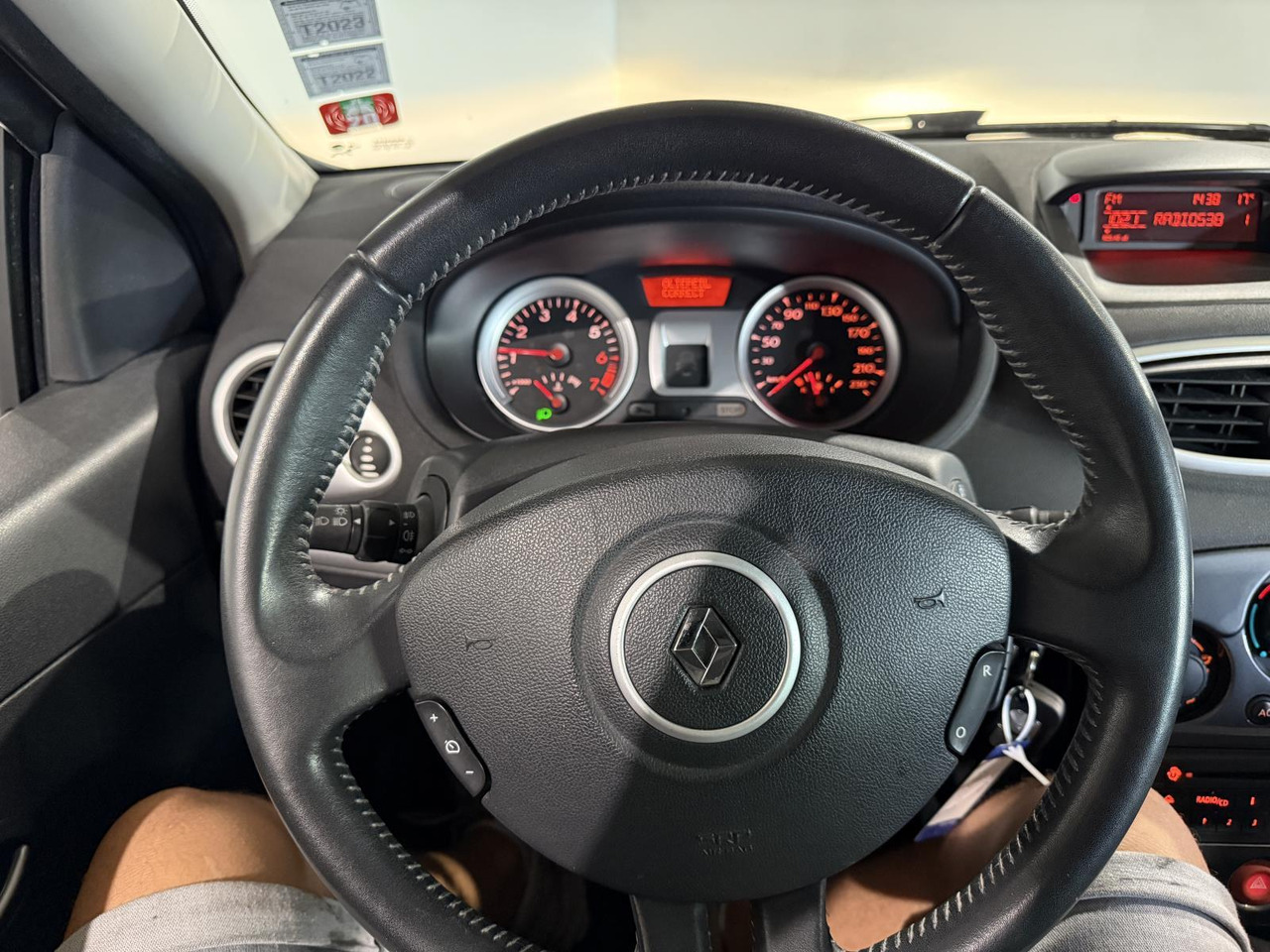 Renault Clio 1.2 TCe Collection | 2012 | 179.266 km | 15-ZDF-9 - Hatchback: afbeelding 4 Renault Clio 1.2 TCe Collection | 2012 | 179.266 km | 15-ZDF-9 - Hatchback: afbeelding 4
