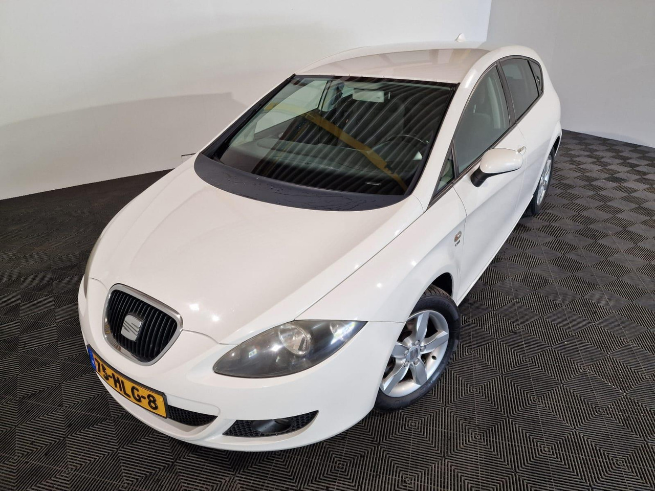 SEAT Leon 1.4 TSI Business Style 75-HLG-8 268.116 km - Personenwagen: afbeelding 1 SEAT Leon 1.4 TSI Business Style 75-HLG-8 268.116 km - Personenwagen: afbeelding 1