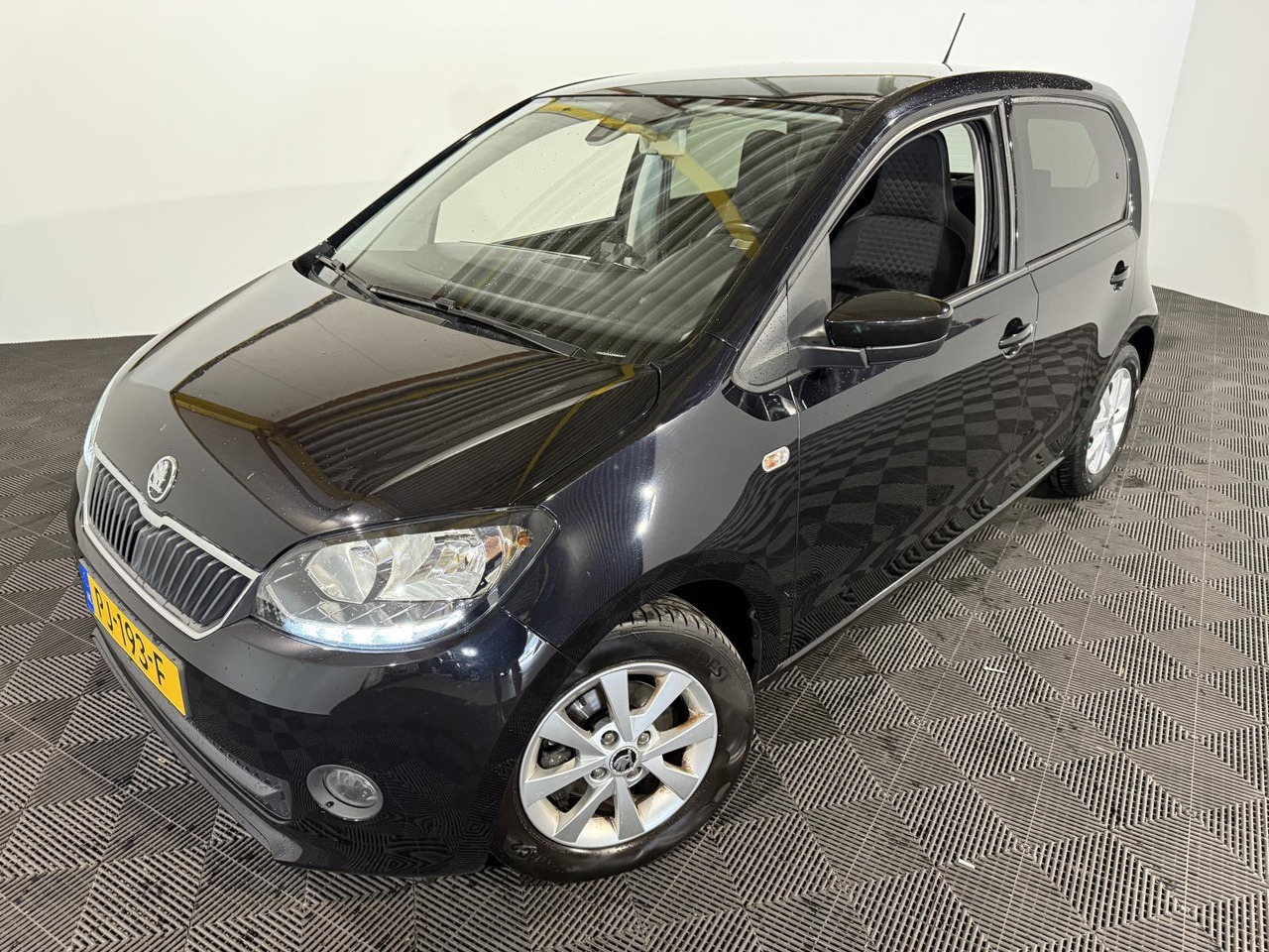 Skoda Citigo 1.0 Greentech Ambition | 2017 | 231.451 km | PJ-193- F - Hatchback: afbeelding 1 Skoda Citigo 1.0 Greentech Ambition | 2017 | 231.451 km | PJ-193- F - Hatchback: afbeelding 1