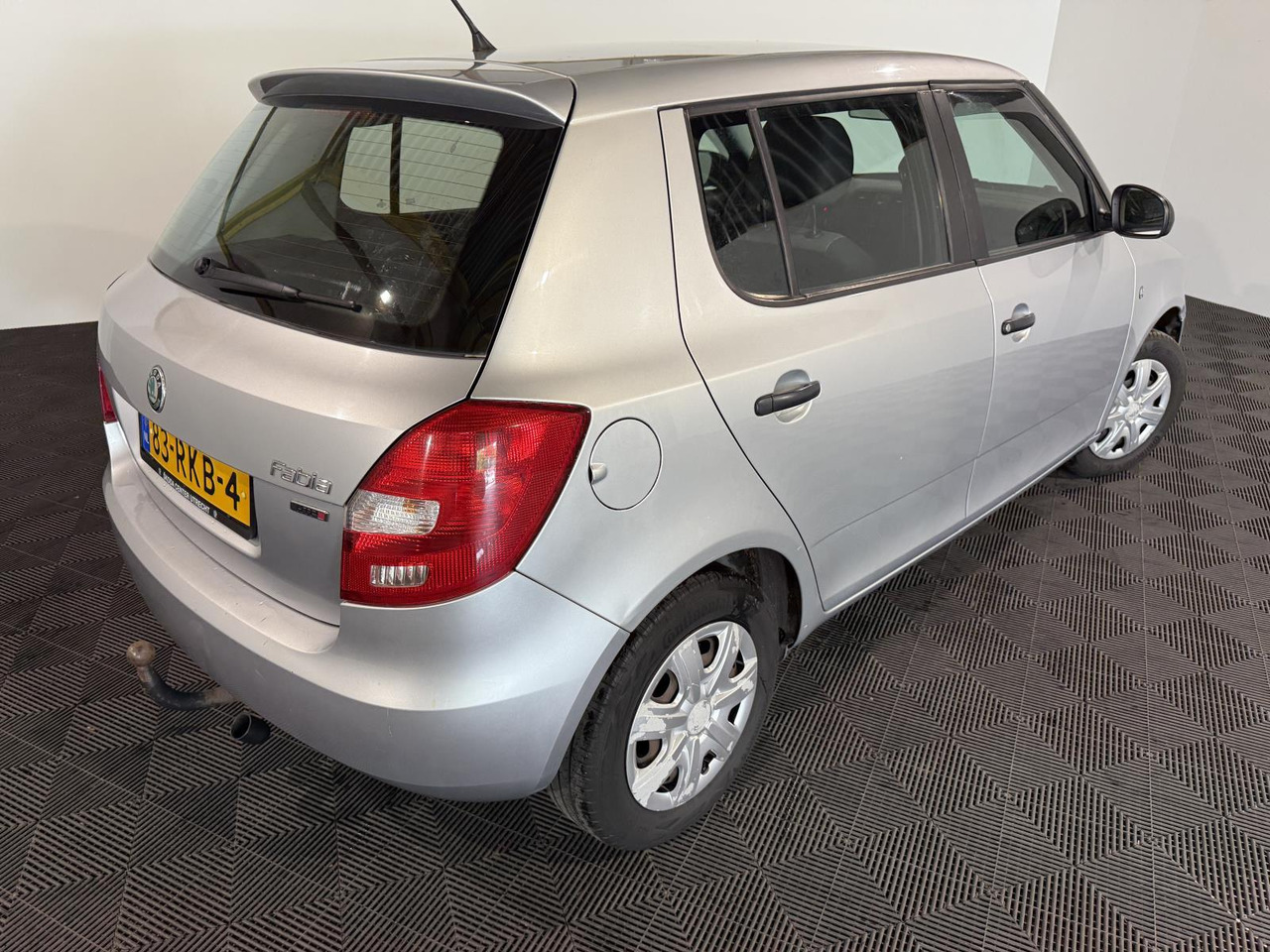 Skoda Fabia 1.2-12V Go | 2011 | 195.623 km | 83-RKB-4 - Hatchback: afbeelding 4 Skoda Fabia 1.2-12V Go | 2011 | 195.623 km | 83-RKB-4 - Hatchback: afbeelding 4