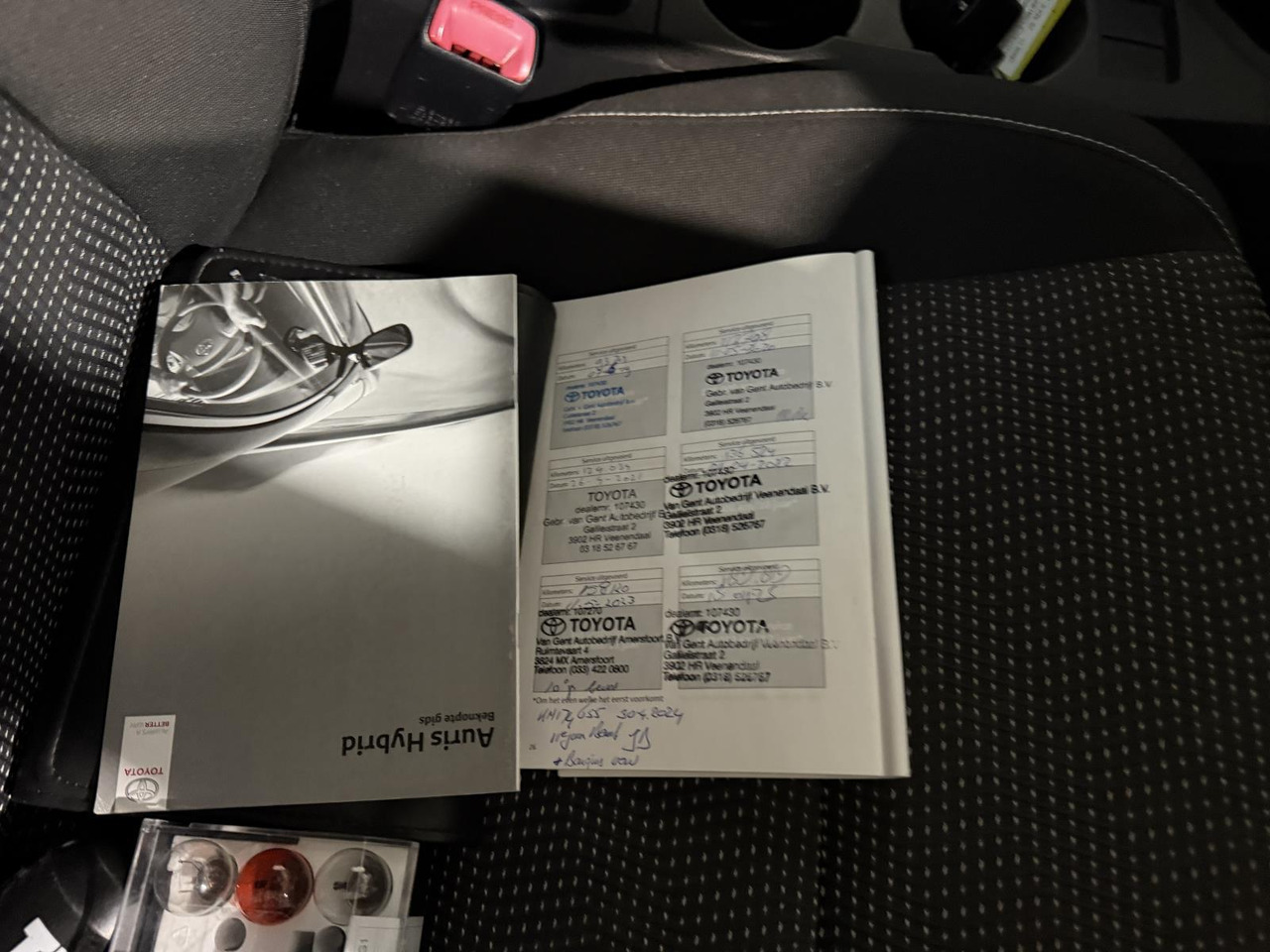 Toyota Auris 1.8 Hybrid Dynamic | 2013 | 191.085 km | 5-KBL-67 - Hatchback: afbeelding 5 Toyota Auris 1.8 Hybrid Dynamic | 2013 | 191.085 km | 5-KBL-67 - Hatchback: afbeelding 5