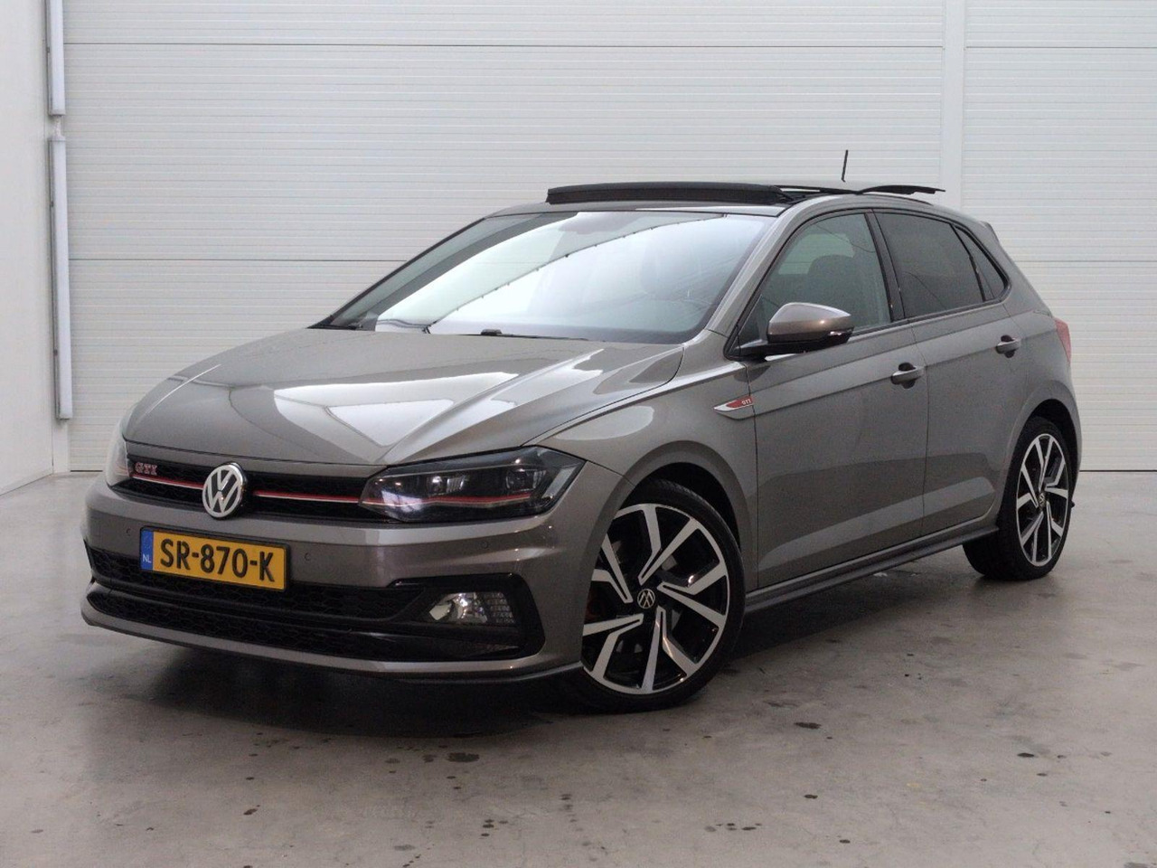 Volkswagen Polo 2.0 TSI GTI | 2018 | 208.534 km | Automaat | SR870K | NAP: Logisch - Hatchback: afbeelding 1 Volkswagen Polo 2.0 TSI GTI | 2018 | 208.534 km | Automaat | SR870K | NAP: Logisch - Hatchback: afbeelding 1