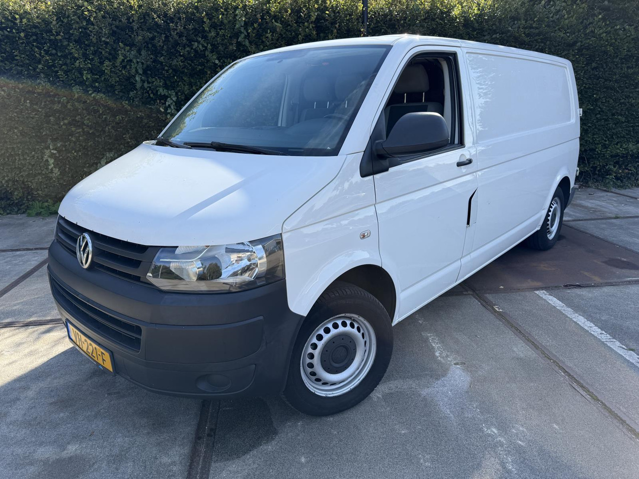 Volkswagen | Transporter | 2.0 TDI L2H1 BM Baseline | 2014 | 344.085 km | VH221F | Logisch - Gesloten bestelwagen: afbeelding 1 Volkswagen | Transporter | 2.0 TDI L2H1 BM Baseline | 2014 | 344.085 km | VH221F | Logisch - Gesloten bestelwagen: afbeelding 1
