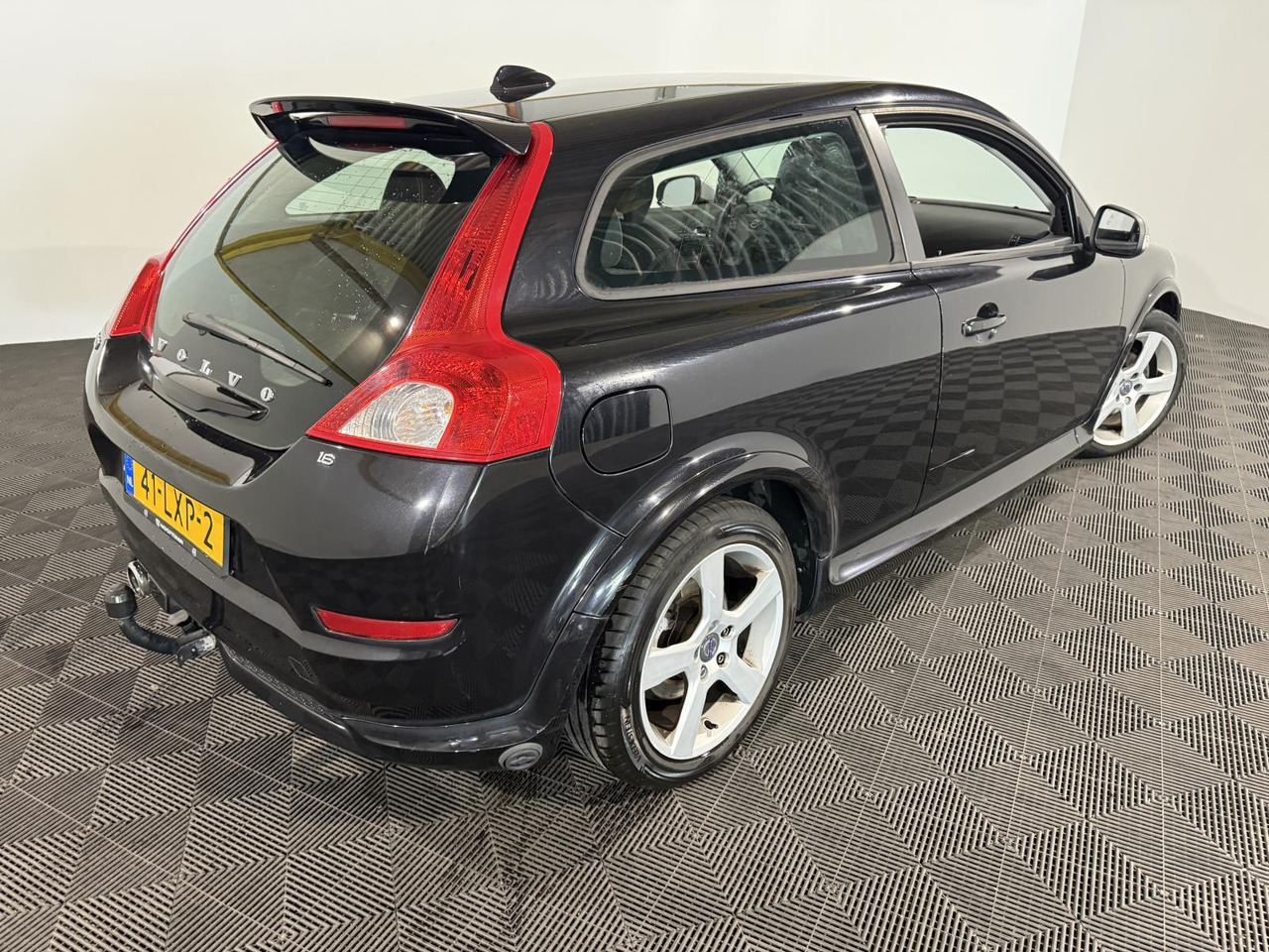 Volvo C30 1.6 R-Edition | 2010 | 284.821 km | 41-LXP-2 - Hatchback: afbeelding 2 Volvo C30 1.6 R-Edition | 2010 | 284.821 km | 41-LXP-2 - Hatchback: afbeelding 2