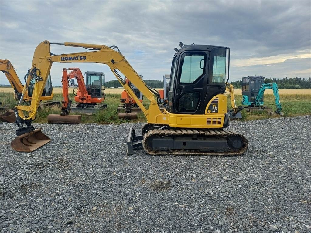 Komatsu PC50mr2 kallistuvalla liittimellä - Minigraafmachine: afbeelding 2 Komatsu PC50mr2 kallistuvalla liittimellä - Minigraafmachine: afbeelding 2
