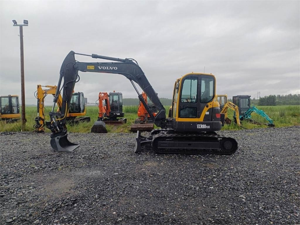 Volvo ECR88 plus kallistuvalla liittimellä - Minigraafmachine: afbeelding 2 Volvo ECR88 plus kallistuvalla liittimellä - Minigraafmachine: afbeelding 2