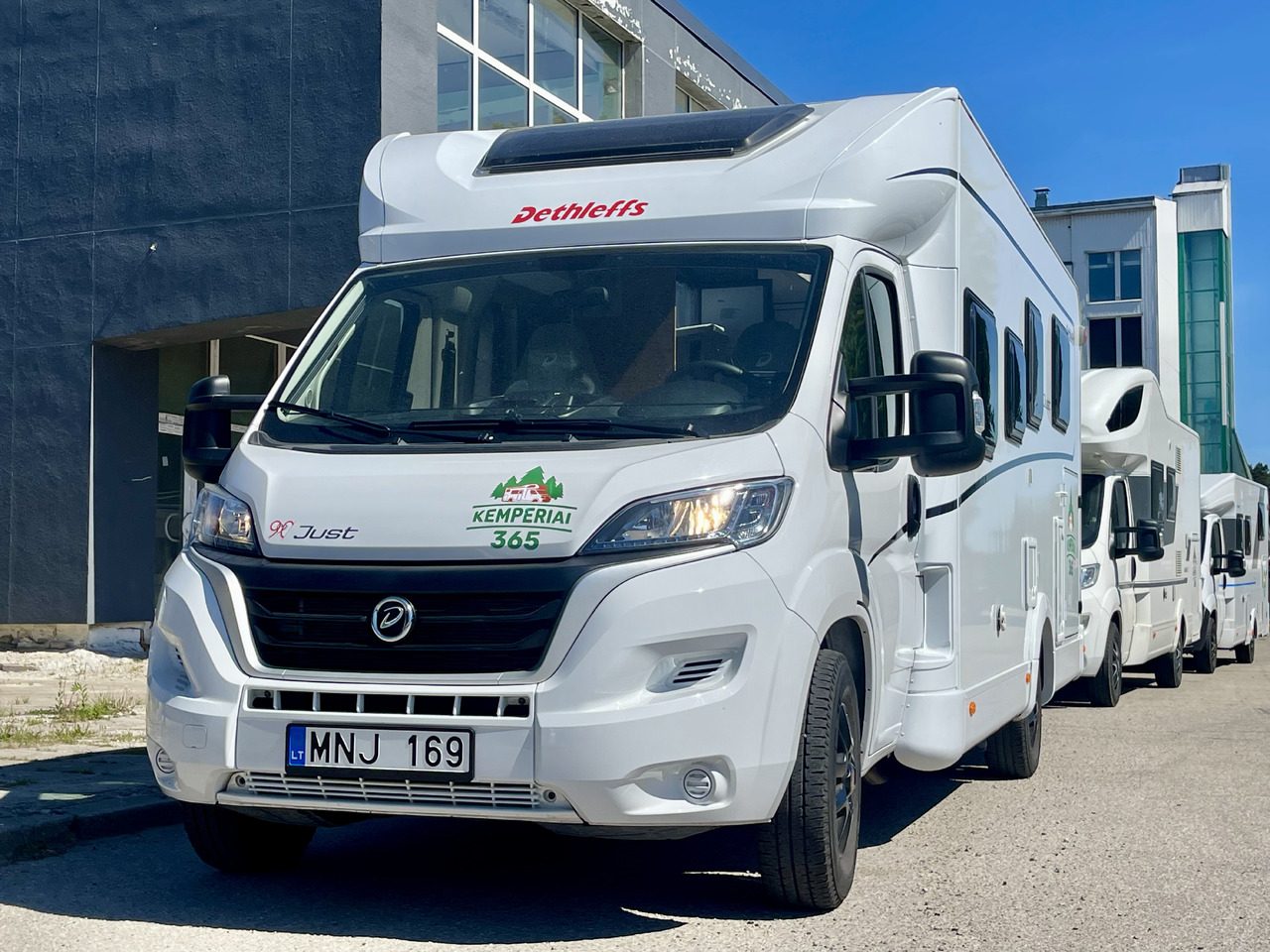 DETHLEFFS T7052 DBL - Half integraal camper: afbeelding 1 DETHLEFFS T7052 DBL - Half integraal camper: afbeelding 1