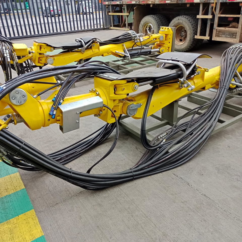 ATLAS COPCO EPIROC BRAZOS BUT28 PARA JUMBOS BOOMER 281 Y 282 - Mijnbouw machine: afbeelding 1 ATLAS COPCO EPIROC BRAZOS BUT28 PARA JUMBOS BOOMER 281 Y 282 - Mijnbouw machine: afbeelding 1