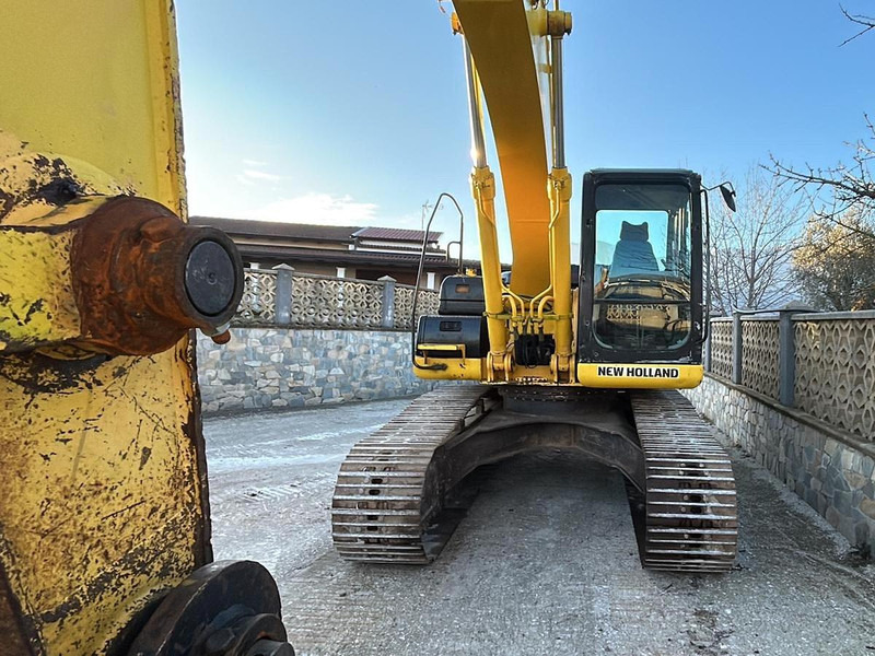 New Holland E245B - Graafmachine: afbeelding 3 New Holland E245B - Graafmachine: afbeelding 3