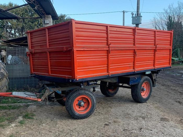 RIMORCHIO AGRICOLO RIBALTABILE TRILATERALE - Landbouwkipper: afbeelding 1 RIMORCHIO AGRICOLO RIBALTABILE TRILATERALE - Landbouwkipper: afbeelding 1