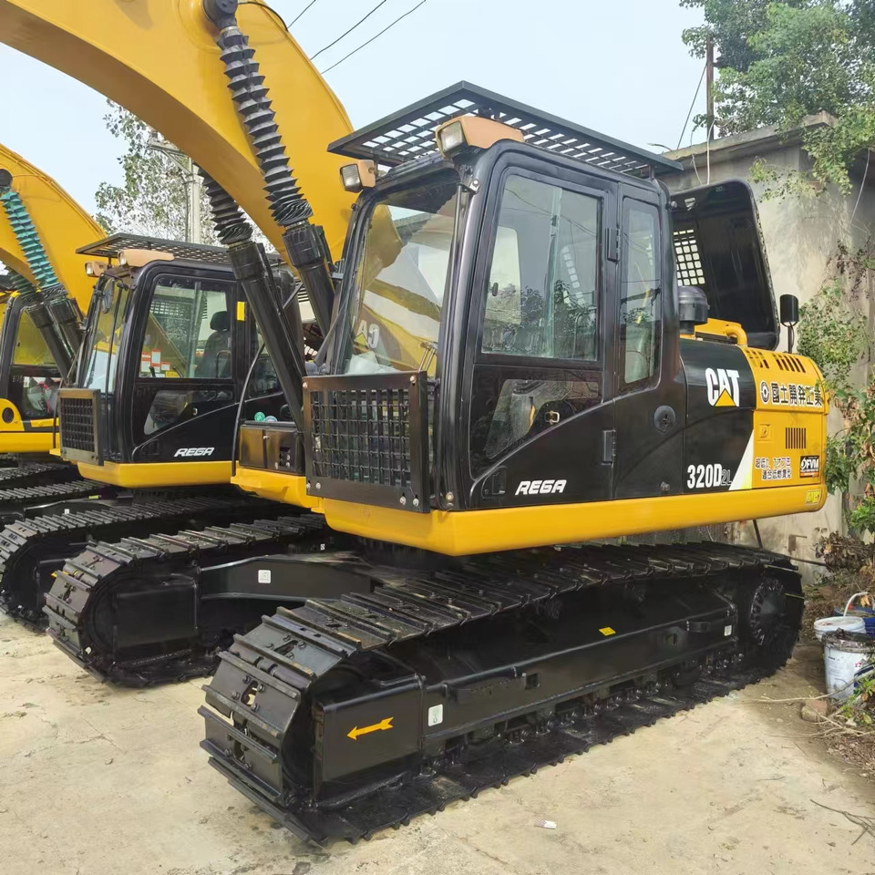 CATERPILLAR 320D2L - Rupsgraafmachine: afbeelding 4 CATERPILLAR 320D2L - Rupsgraafmachine: afbeelding 4