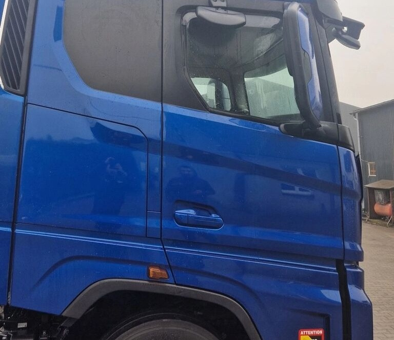 Ford KOMPLETNA F-MAX TRUCKS CARGO 500 for Ford FORD F-MAX TRUCKS CARGO 500 - Cabine: afbeelding 5 Ford KOMPLETNA F-MAX TRUCKS CARGO 500 for Ford FORD F-MAX TRUCKS CARGO 500 - Cabine: afbeelding 5