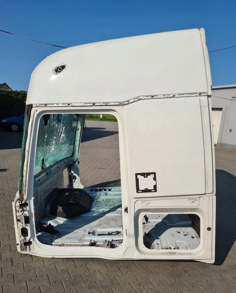 GOŁA SZKIELET POSZYCIE BLACHA RENAULT GAMA T HIGH WYSOKA KABINA - USZKODZONA - Cabine: afbeelding 2 GOŁA SZKIELET POSZYCIE BLACHA RENAULT GAMA T HIGH WYSOKA KABINA - USZKODZONA - Cabine: afbeelding 2