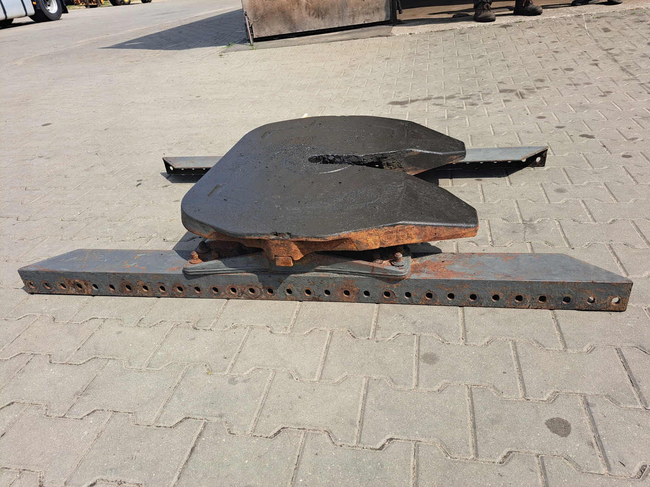 Georg Fischer GF SIODŁO GF+ FSK200 140 MM WSPORNIK VOLVO FH FM 9 12 13 - Koppelschotel voor Vrachtwagen: afbeelding 3 Georg Fischer GF SIODŁO GF+ FSK200 140 MM WSPORNIK VOLVO FH FM 9 12 13 - Koppelschotel voor Vrachtwagen: afbeelding 3