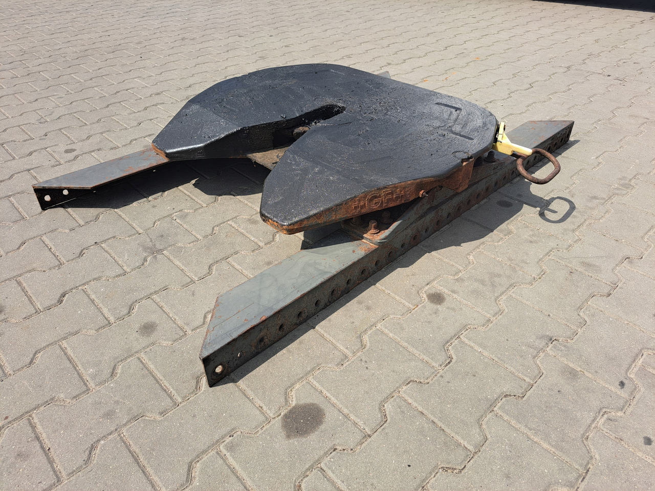 Georg Fischer GF SIODŁO GF+ FSK200 140 MM WSPORNIK VOLVO FH FM 9 12 13 - Koppelschotel voor Vrachtwagen: afbeelding 1 Georg Fischer GF SIODŁO GF+ FSK200 140 MM WSPORNIK VOLVO FH FM 9 12 13 - Koppelschotel voor Vrachtwagen: afbeelding 1