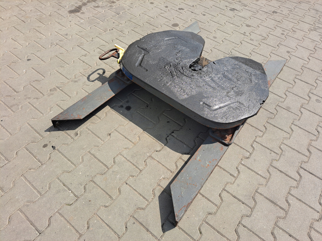 Georg Fischer GF SIODŁO GF+ FSK200 140 MM WSPORNIK VOLVO FH FM 9 12 13 - Koppelschotel voor Vrachtwagen: afbeelding 4 Georg Fischer GF SIODŁO GF+ FSK200 140 MM WSPORNIK VOLVO FH FM 9 12 13 - Koppelschotel voor Vrachtwagen: afbeelding 4