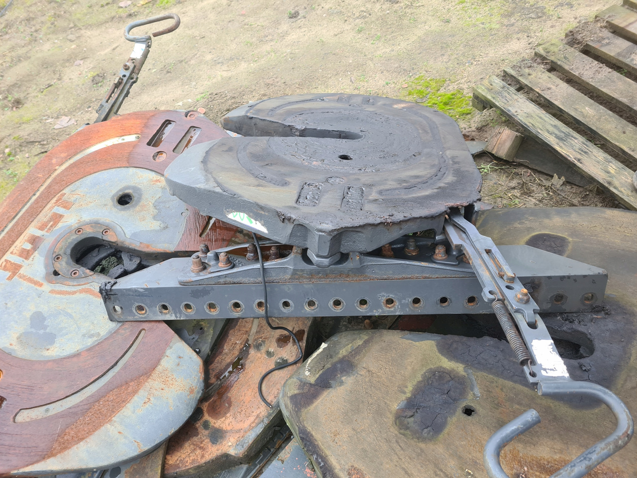 JOST SIODŁO JOST 160 MM WSPORNIK VOLVO FH FM 9 13 4 - Koppelschotel voor Vrachtwagen: afbeelding 2 JOST SIODŁO JOST 160 MM WSPORNIK VOLVO FH FM 9 13 4 - Koppelschotel voor Vrachtwagen: afbeelding 2