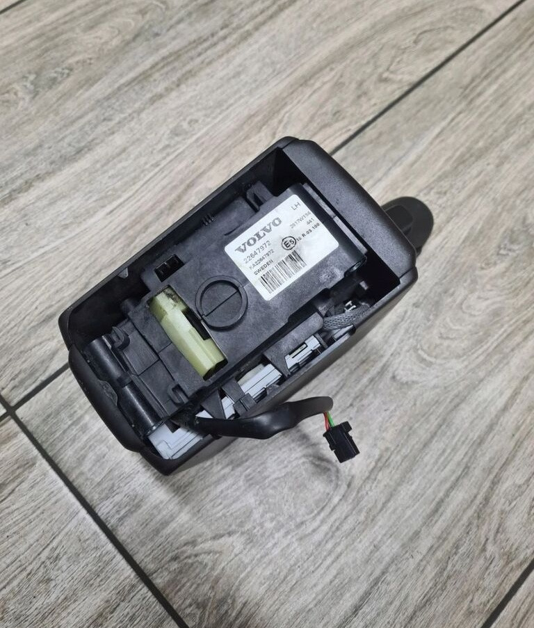 JOYSTICK ZMIANY BIEGÓW GAŁKA LEWAREK VOLVO FH 4 FM 4 FH 16 EURO 6 22647972 Volvo FH 4 FM 4 FH 16 EURO 6 22647972 Volvo VOLVO FH 4 FM 4 FH 16 EURO 6 22647972 - Versnellingspook voor Vrachtwagen: afbeelding 2 JOYSTICK ZMIANY BIEGÓW GAŁKA LEWAREK VOLVO FH 4 FM 4 FH 16 EURO 6 22647972 Volvo FH 4 FM 4 FH 16 EURO 6 22647972 Volvo VOLVO FH 4 FM 4 FH 16 EURO 6 22647972 - Versnellingspook voor Vrachtwagen: afbeelding 2