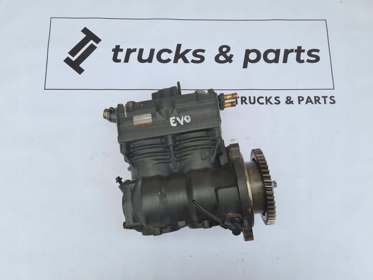 KNORR-BREMSE SPRĘŻARKA KOMPRESOR POWIETRZA RENAULT GAMA T EVO VOLVO FH 5 FM 5 23432716 - Compressor voor Vrachtwagen: afbeelding 2 KNORR-BREMSE SPRĘŻARKA KOMPRESOR POWIETRZA RENAULT GAMA T EVO VOLVO FH 5 FM 5 23432716 - Compressor voor Vrachtwagen: afbeelding 2