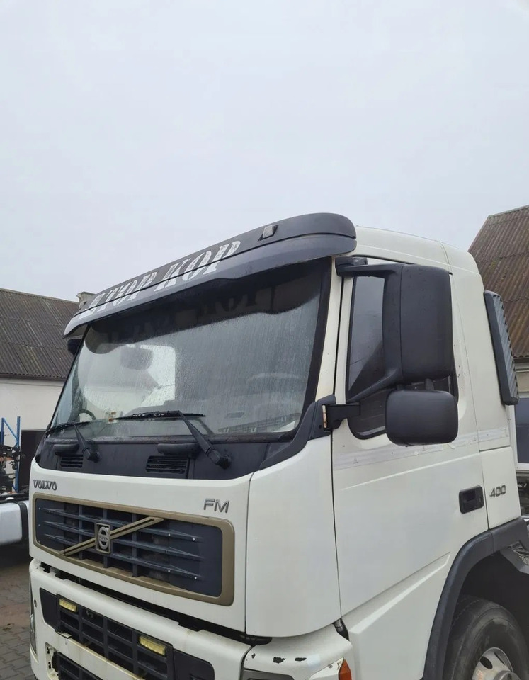 KOMPLETNA NISKA KRÓTKA DZIENNA VOLVO FM 13 - Cabine: afbeelding 1 KOMPLETNA NISKA KRÓTKA DZIENNA VOLVO FM 13 - Cabine: afbeelding 1