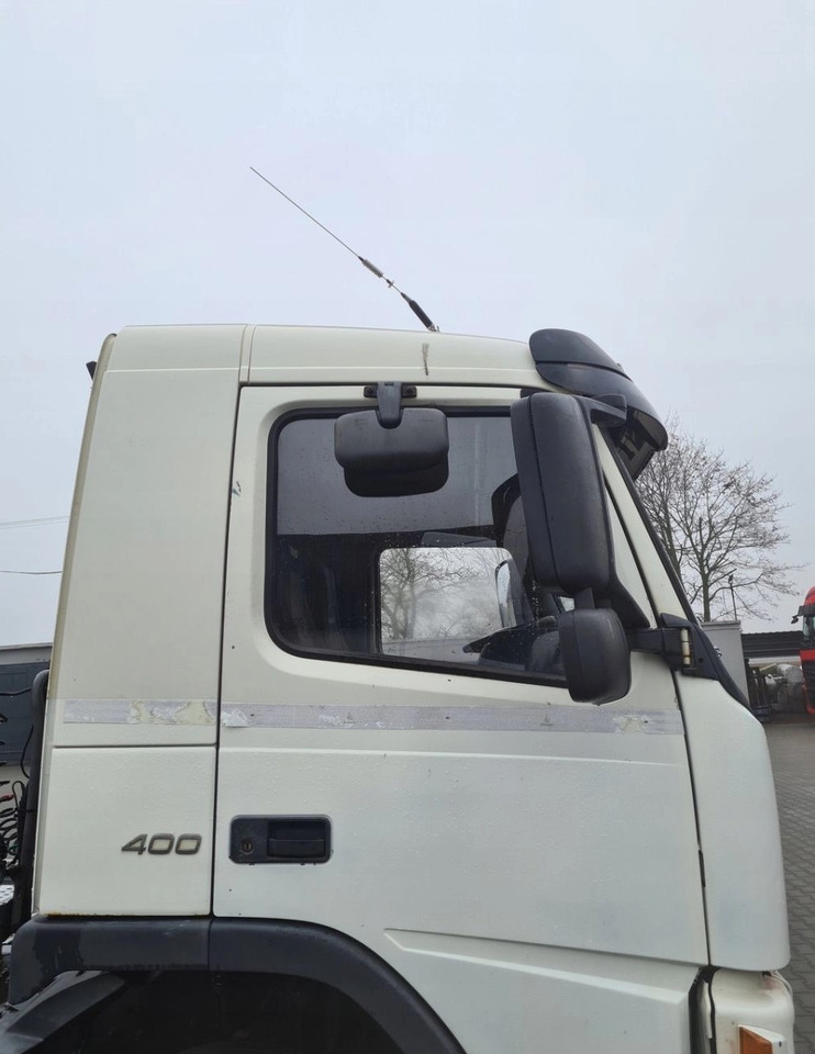 KOMPLETNA NISKA KRÓTKA DZIENNA VOLVO FM 13 - Cabine: afbeelding 4 KOMPLETNA NISKA KRÓTKA DZIENNA VOLVO FM 13 - Cabine: afbeelding 4