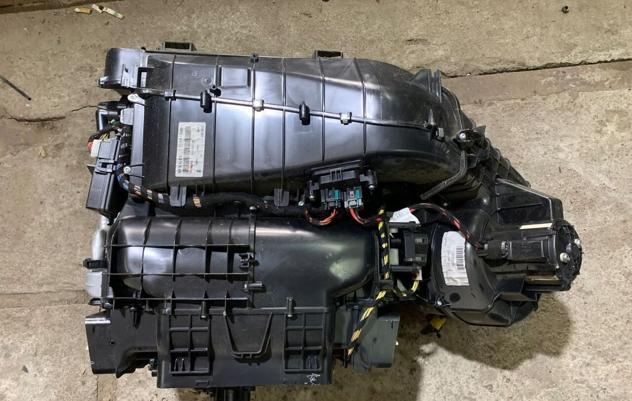 NAGRZEWNICA KOMPLETNA RENAULT GAMA T RANGE - Verwarming/ Ventilatie voor Vrachtwagen: afbeelding 2 NAGRZEWNICA KOMPLETNA RENAULT GAMA T RANGE - Verwarming/ Ventilatie voor Vrachtwagen: afbeelding 2
