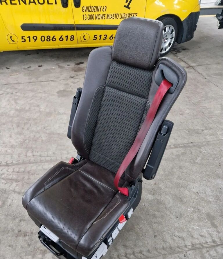 Renault SIEDZENIE KIEROWCY Renault GAMA T C K - Zitplaats voor Vrachtwagen: afbeelding 1 Renault SIEDZENIE KIEROWCY Renault GAMA T C K - Zitplaats voor Vrachtwagen: afbeelding 1