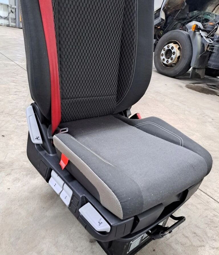 Renault SIEDZENIE PASAŻERA Renault RANGE GAMA T C K - Zitplaats voor Vrachtwagen: afbeelding 5 Renault SIEDZENIE PASAŻERA Renault RANGE GAMA T C K - Zitplaats voor Vrachtwagen: afbeelding 5