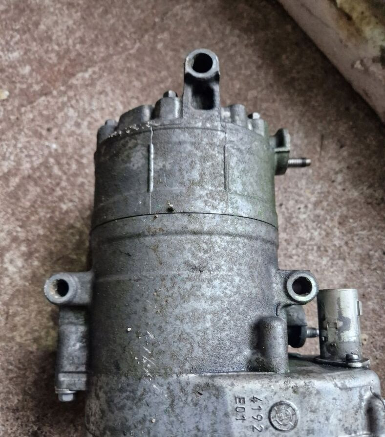 Sanden SPRĘŻARKA KOMPRESOR KLIMATYZACJI POSTOJOWEJ VOLVO FH 4 FM 4 84192003 - Airco compressor voor Vrachtwagen: afbeelding 4 Sanden SPRĘŻARKA KOMPRESOR KLIMATYZACJI POSTOJOWEJ VOLVO FH 4 FM 4 84192003 - Airco compressor voor Vrachtwagen: afbeelding 4