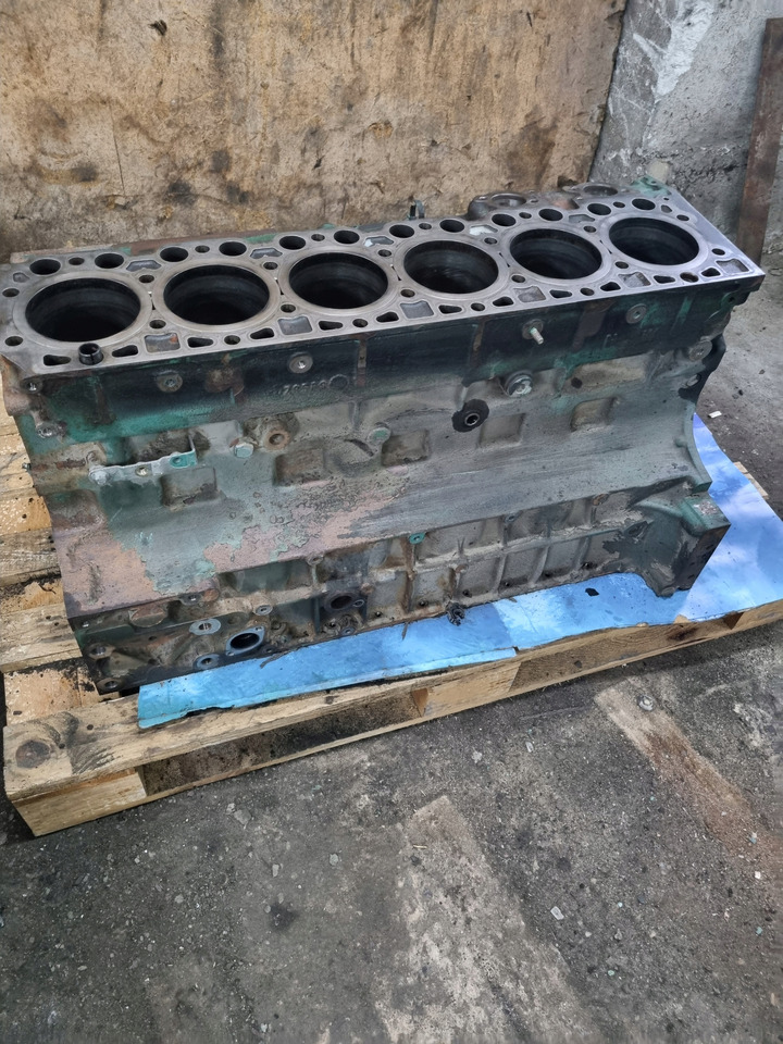 VOLVO BLOK SILNIKA GOŁY SŁUPEK VOLVO FL FE RENAULT PREMIUM MIDLUM DXI 7 D7F - Cilinderblok voor Vrachtwagen: afbeelding 1 VOLVO BLOK SILNIKA GOŁY SŁUPEK VOLVO FL FE RENAULT PREMIUM MIDLUM DXI 7 D7F - Cilinderblok voor Vrachtwagen: afbeelding 1