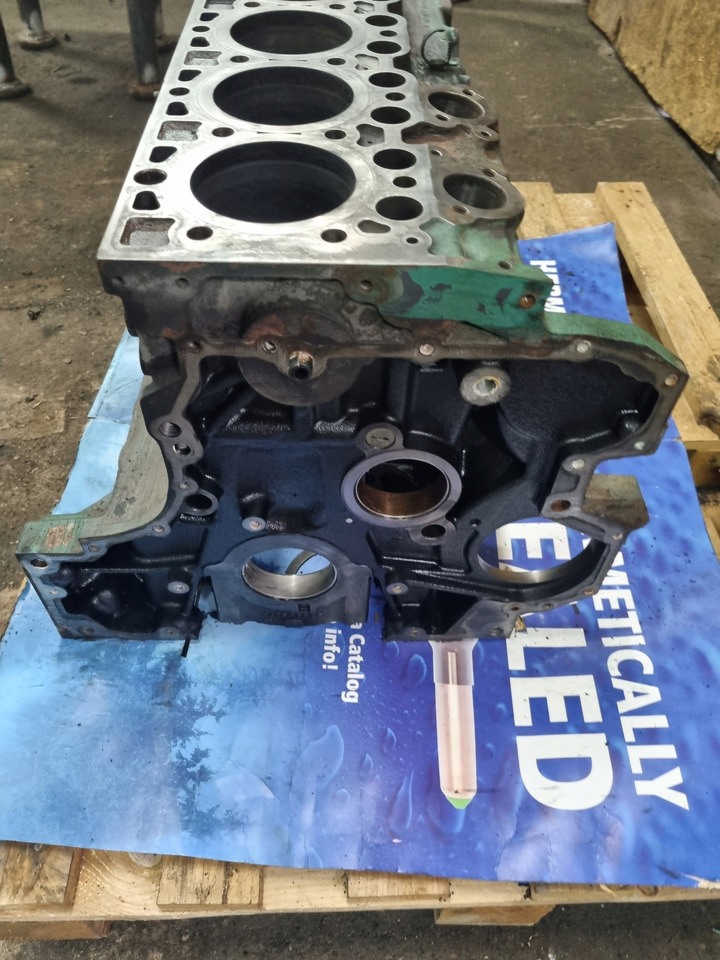 VOLVO BLOK SILNIKA GOŁY SŁUPEK VOLVO FL FE RENAULT PREMIUM MIDLUM DXI 7 D7F - Cilinderblok voor Vrachtwagen: afbeelding 4 VOLVO BLOK SILNIKA GOŁY SŁUPEK VOLVO FL FE RENAULT PREMIUM MIDLUM DXI 7 D7F - Cilinderblok voor Vrachtwagen: afbeelding 4