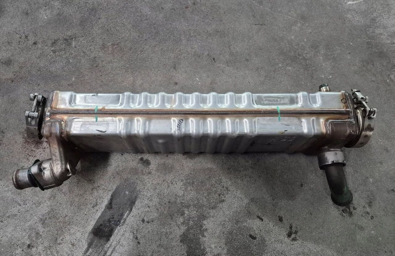 VOLVO CHŁODNICZKA SPALIN EGR FH 4 FH 16 D16K EURO6 21968564 - EGR koeler voor Vrachtwagen: afbeelding 3 VOLVO CHŁODNICZKA SPALIN EGR FH 4 FH 16 D16K EURO6 21968564 - EGR koeler voor Vrachtwagen: afbeelding 3