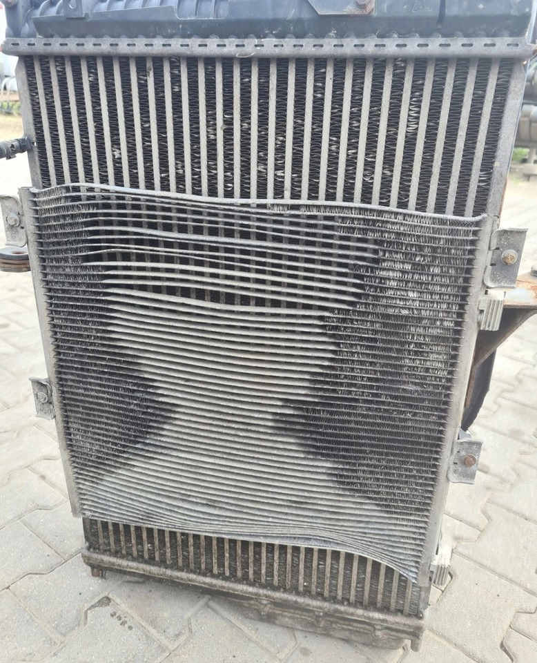VOLVO KOMPLET CHŁODNIC VOLVO FL D7 RENAULT MIDLUM DXI 7 - Radiateur voor Vrachtwagen: afbeelding 5 VOLVO KOMPLET CHŁODNIC VOLVO FL D7 RENAULT MIDLUM DXI 7 - Radiateur voor Vrachtwagen: afbeelding 5