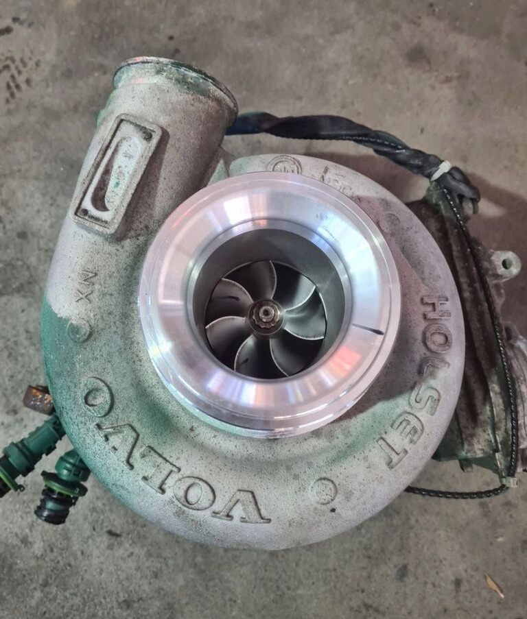 VOLVO TURBINA TURBOSPRĘŻARKA FH 16 D16K 750 EURO 6 3789660 HW-3789663 - Turbolader voor Vrachtwagen: afbeelding 2 VOLVO TURBINA TURBOSPRĘŻARKA FH 16 D16K 750 EURO 6 3789660 HW-3789663 - Turbolader voor Vrachtwagen: afbeelding 2