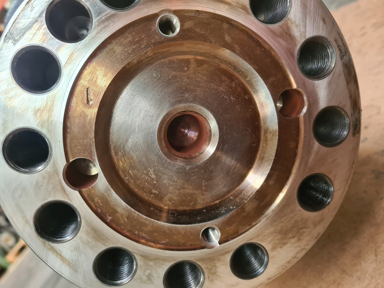 VOLVO WAŁ KORBOWY RENAULT GAMA T RANGE DTI 11 VOLVO FM 4 D11K EURO 6 - Krukas voor Vrachtwagen: afbeelding 4 VOLVO WAŁ KORBOWY RENAULT GAMA T RANGE DTI 11 VOLVO FM 4 D11K EURO 6 - Krukas voor Vrachtwagen: afbeelding 4