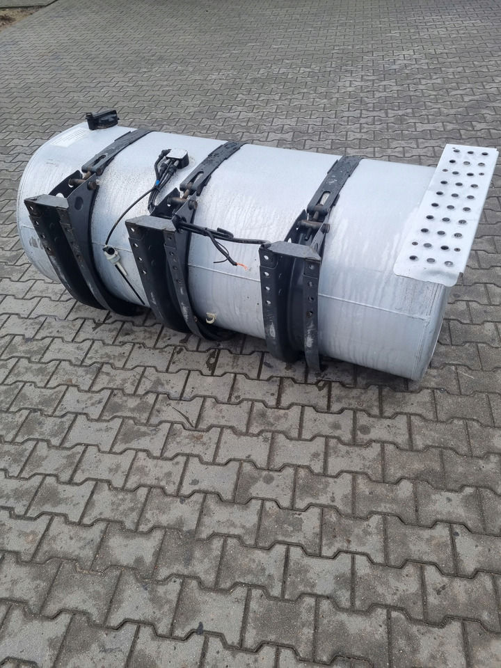 VOLVO ZBIORNIK PALIWA RENAULT PREMIUM MAGNUM DXI VOLVO FH FM 12 13 4 175X70X70 - Brandstoftank voor Vrachtwagen: afbeelding 5 VOLVO ZBIORNIK PALIWA RENAULT PREMIUM MAGNUM DXI VOLVO FH FM 12 13 4 175X70X70 - Brandstoftank voor Vrachtwagen: afbeelding 5