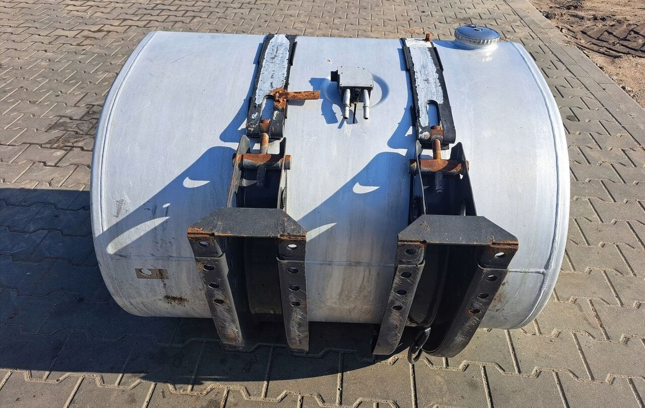 VOLVO ZBIORNIK PALIWA VOLVO FH 4 RENAULT GAMA T 100/70/70 21516447 - Brandstoftank voor Vrachtwagen: afbeelding 2 VOLVO ZBIORNIK PALIWA VOLVO FH 4 RENAULT GAMA T 100/70/70 21516447 - Brandstoftank voor Vrachtwagen: afbeelding 2